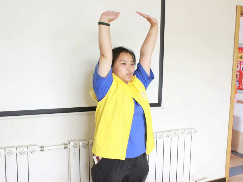 攜手走進(jìn)敬老院，共筑愛(ài)心橋梁