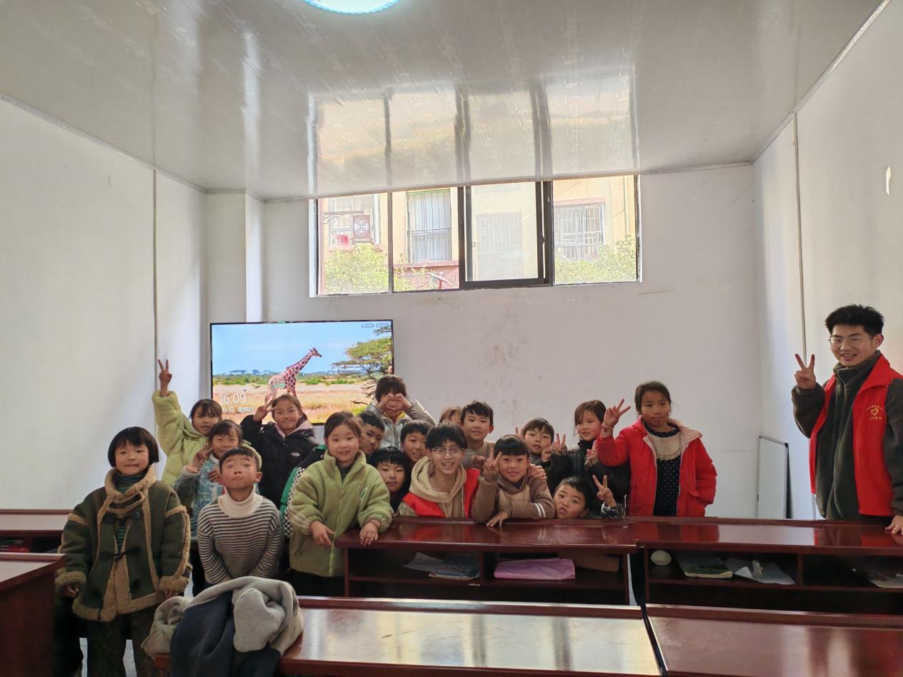  赫章騰龍社區(qū)冬令營隊員有感