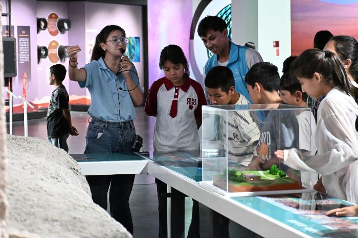 科普筑夢(mèng)伴成長(zhǎng) “辰耘者”帶鄉(xiāng)村兒童探秘科技館