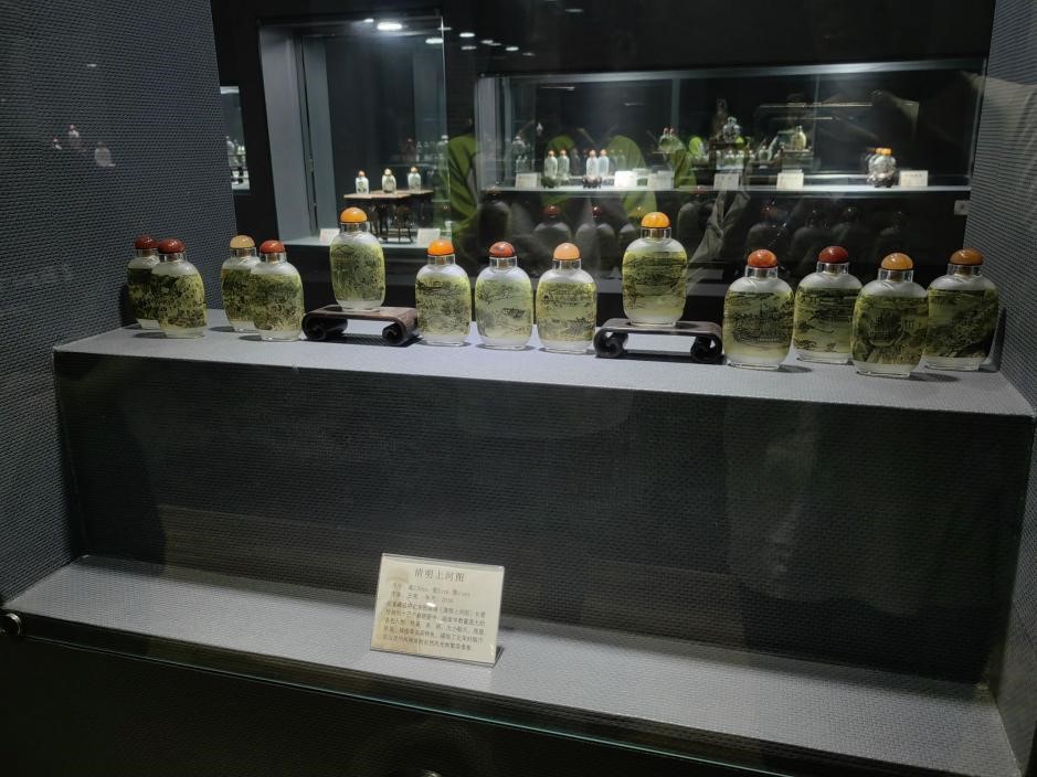 數(shù)字躍動(dòng)塑內(nèi)畫(huà) 百年非遺煥新顏