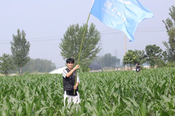 創(chuàng)飛科技實(shí)踐團(tuán)赴聊城市莘縣盛屯村應(yīng)用無(wú)人機(jī)進(jìn)行生態(tài)監(jiān)測(cè)