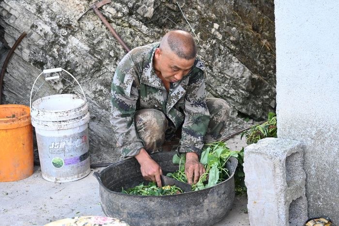 重外學(xué)子三下鄉(xiāng)|青年步履踏貧土，善意微光聚暖途