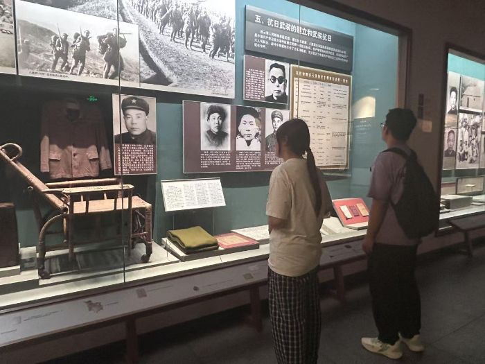 “薪火相傳·紅色基因賡續(xù)實(shí)踐團(tuán)”深入調(diào)研連云港市革命紀(jì)念館