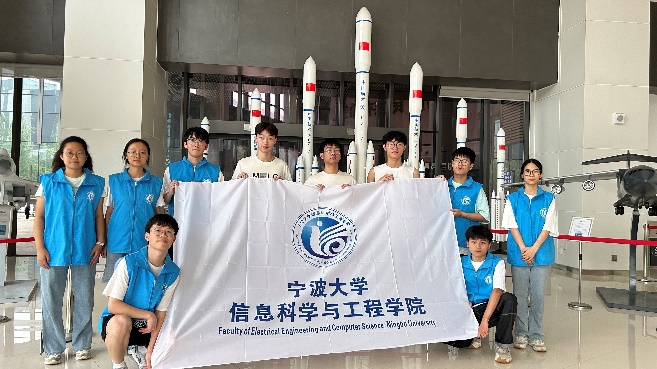 傳承航天精神，后植愛國情懷—“再創(chuàng)輝煌”實(shí)踐團(tuán)隊(duì)“行走的課堂”