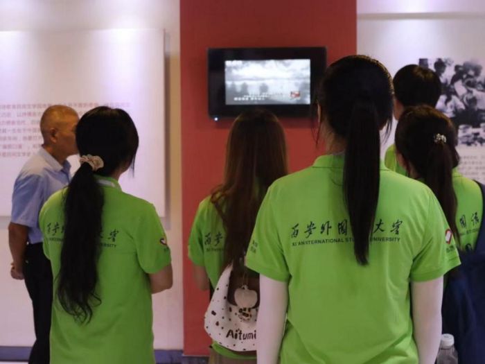 西外學(xué)子三下鄉(xiāng)：讓泥土里的文字綻放馥郁芬芳