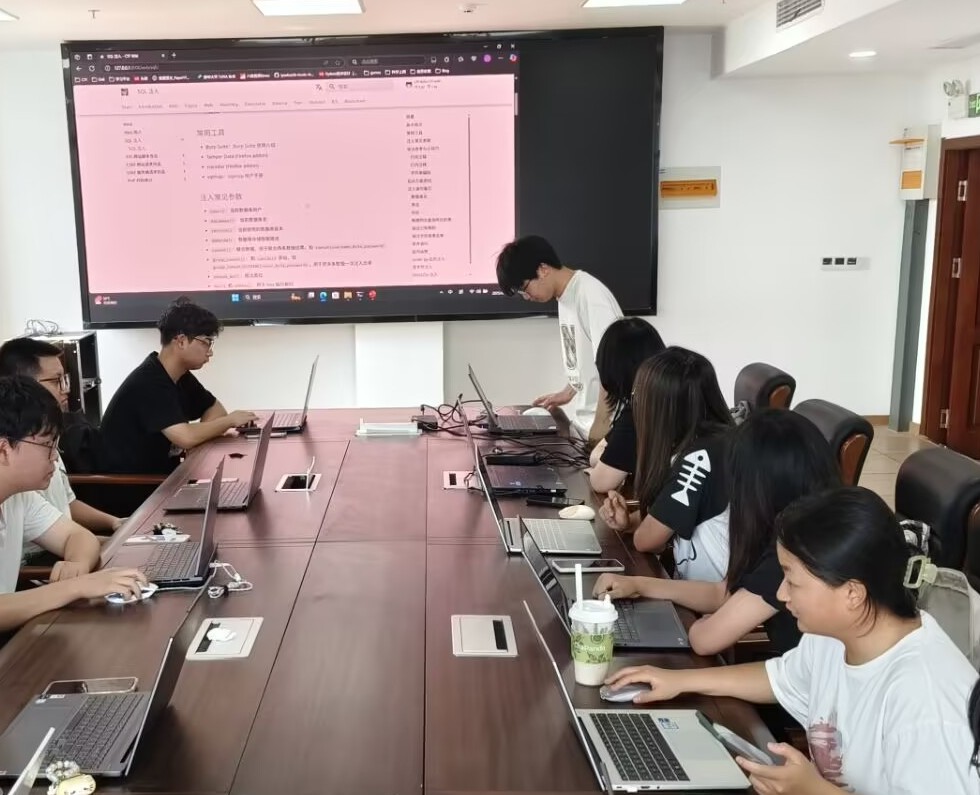 網(wǎng)絡(luò)安全興趣實(shí)踐小組暑期特訓(xùn)營(yíng)圓滿結(jié)束