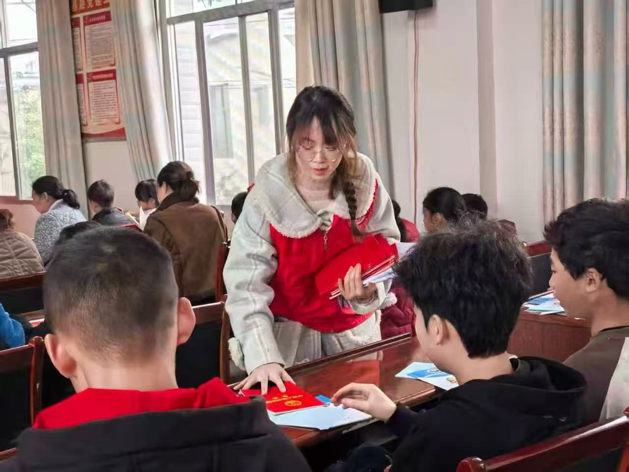 護蕊校園團隊成員參與東安縣  “送法下鄉(xiāng)”法治宣傳活動