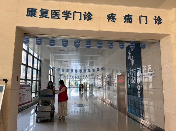 新鄉(xiāng)醫(yī)學(xué)院三全學(xué)院學(xué)生赴平頂山郟縣人民醫(yī)院學(xué)習(xí)心肺復(fù)蘇