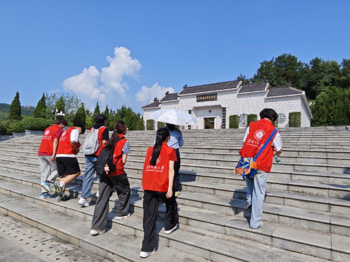 追尋紅色足跡，感悟綠色蝶變