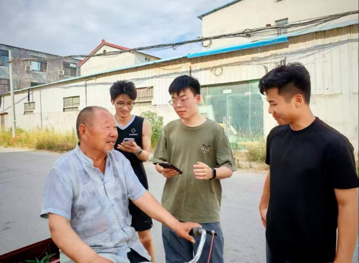 鄉(xiāng)間路上的環(huán)保課