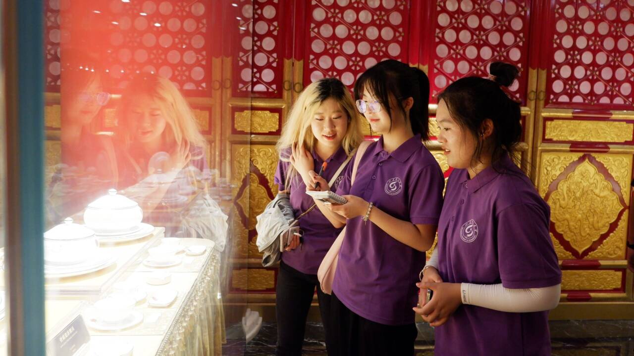 溢彩琉璃新古陶，泱泱齊風(fēng)韻淄博