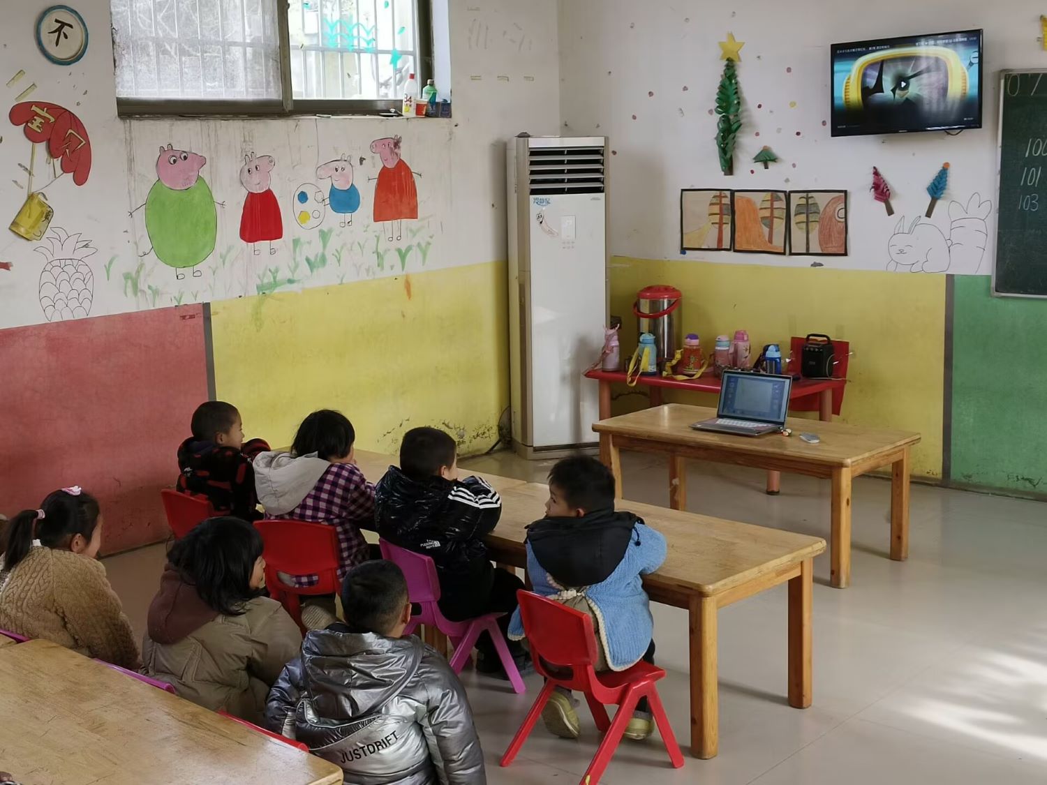 “繪世界”調(diào)研團(tuán)于菏澤市周莊幼兒園開展調(diào)研活動(dòng)