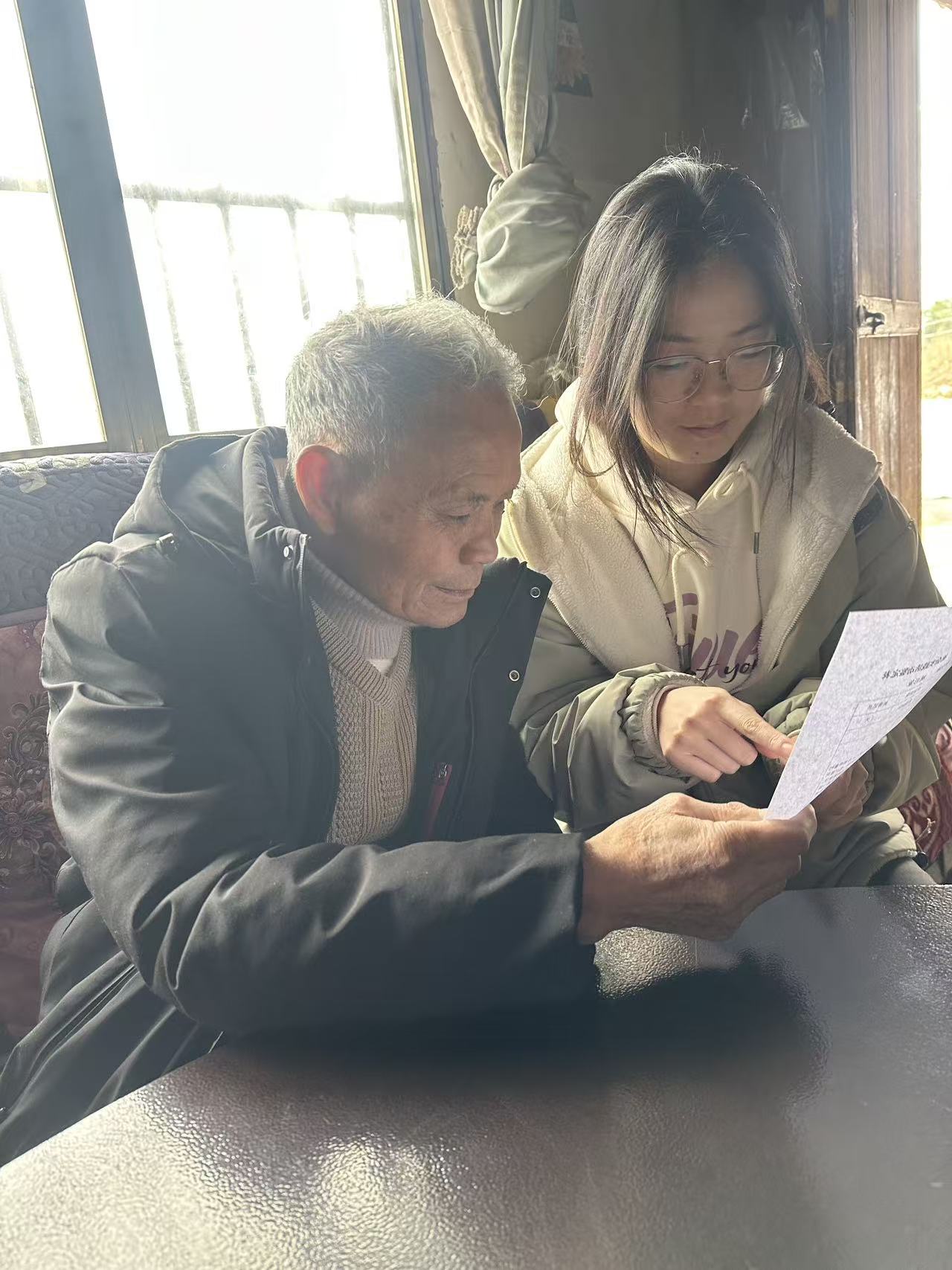 青春暖夕陽 初心薪火傳