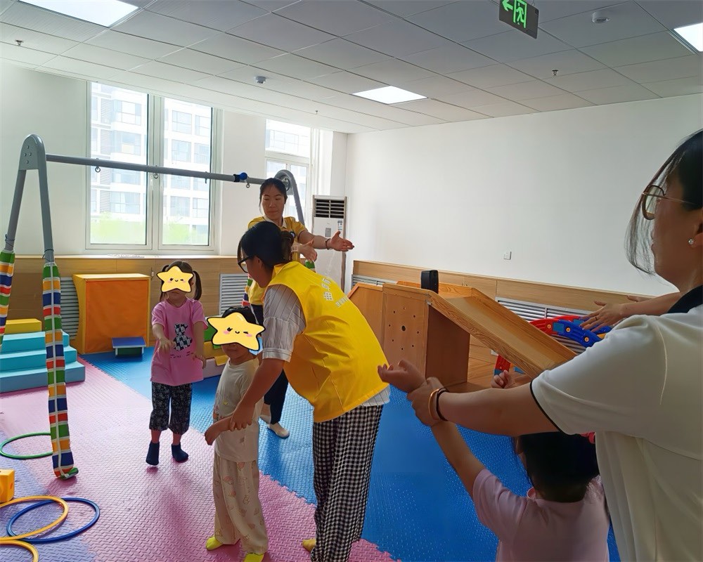 義賣匯集善款，大愛奉獻社會