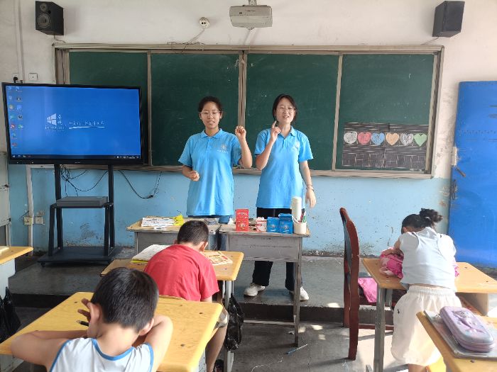 山西師范大學(xué)三下鄉(xiāng)|語(yǔ)翼翩躚助飛翔 童心逐夢(mèng)向遠(yuǎn)方