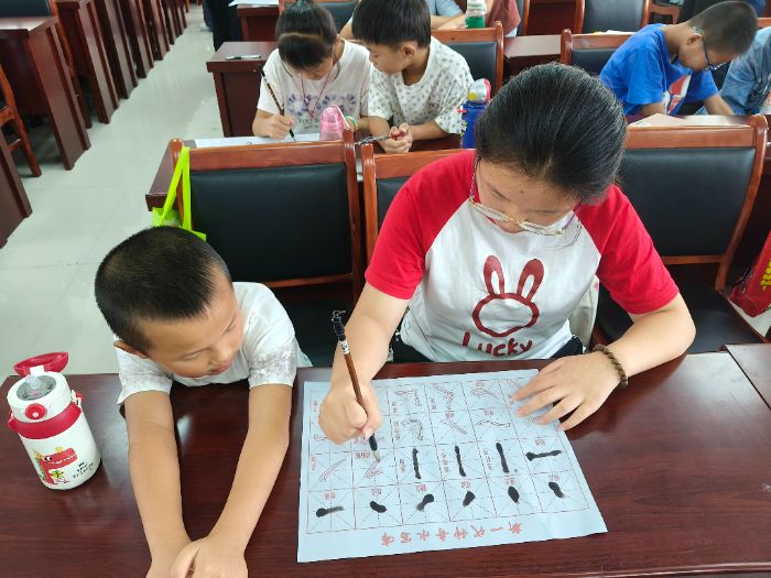 同心聚力·愛(ài)暖同大——筆墨間承文化,互動(dòng)中長(zhǎng)才干