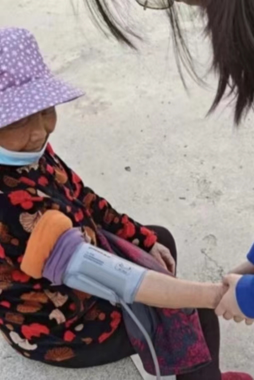 社區(qū)健康行動啟動，免費(fèi)測血壓及生活習(xí)慣調(diào)研惠及居民