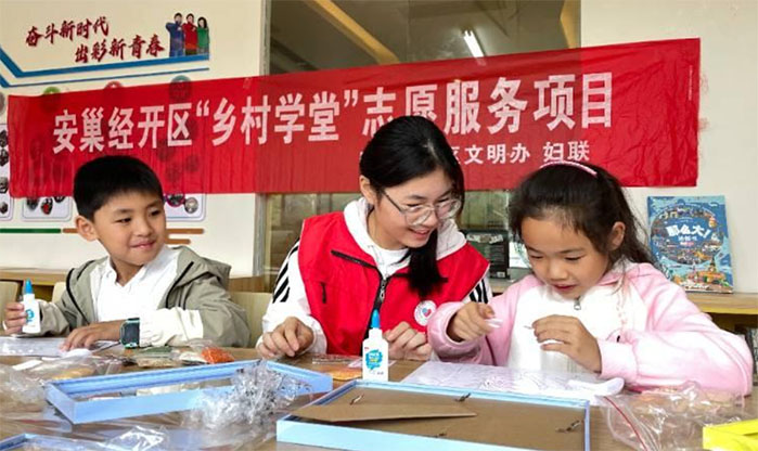 工商管理學(xué)院赴紫薇書(shū)院開(kāi)展“情滿(mǎn)五谷，同享豐收”主題活動(dòng)