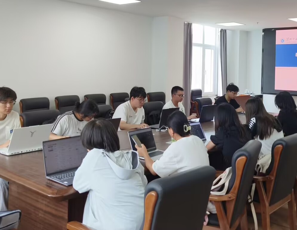 網(wǎng)絡(luò)安全興趣實(shí)踐小組“三下鄉(xiāng)”活動(dòng)圓滿結(jié)束