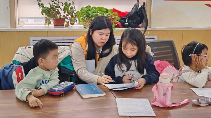 暖“候鳥”伴童行：山東大學(xué)學(xué)生唐仲英愛心社社會實踐隊以趣味課堂點亮冬日假期