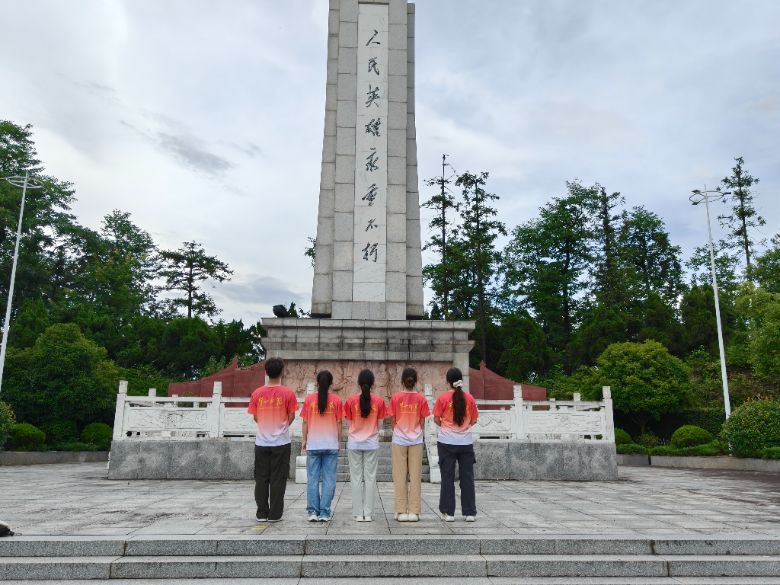 走向革命沃土，汲取奮進(jìn)力量