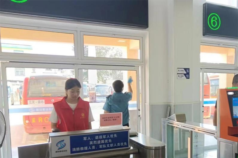 謙遜學(xué)習(xí)，實踐躬行，讓青春之花開在基層沃土