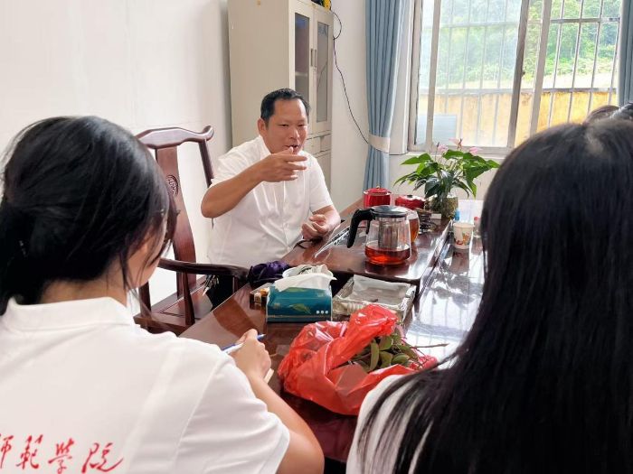 廉風(fēng)潤(rùn)邊關(guān) 青春建新功—廣西民族師范學(xué)院“清風(fēng)筑廉”實(shí)踐團(tuán)助力邊關(guān)鄉(xiāng)村廉潔建設(shè)