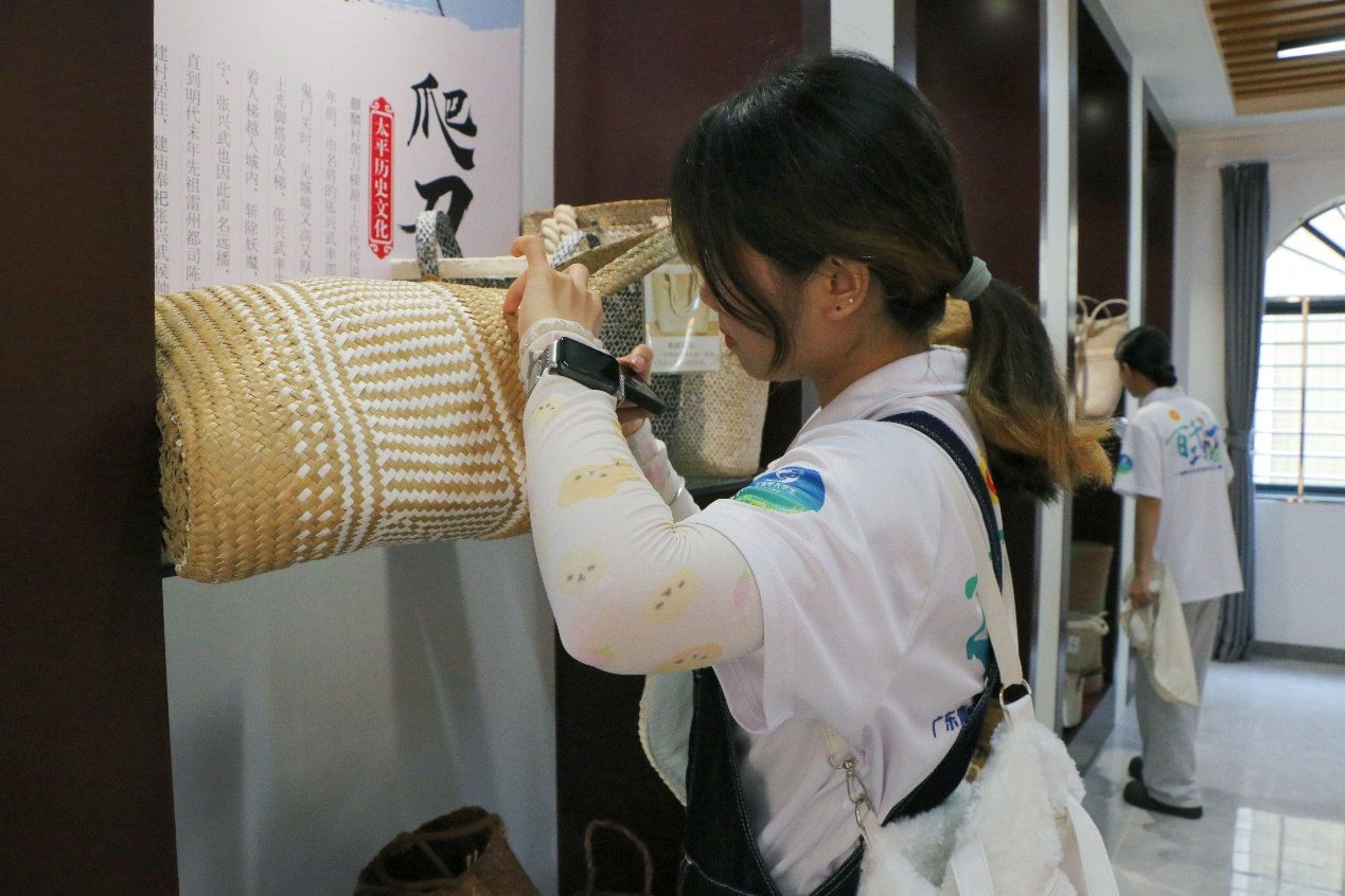 湛科學(xué)子“三下鄉(xiāng)”：蒲草生輝，點亮生活