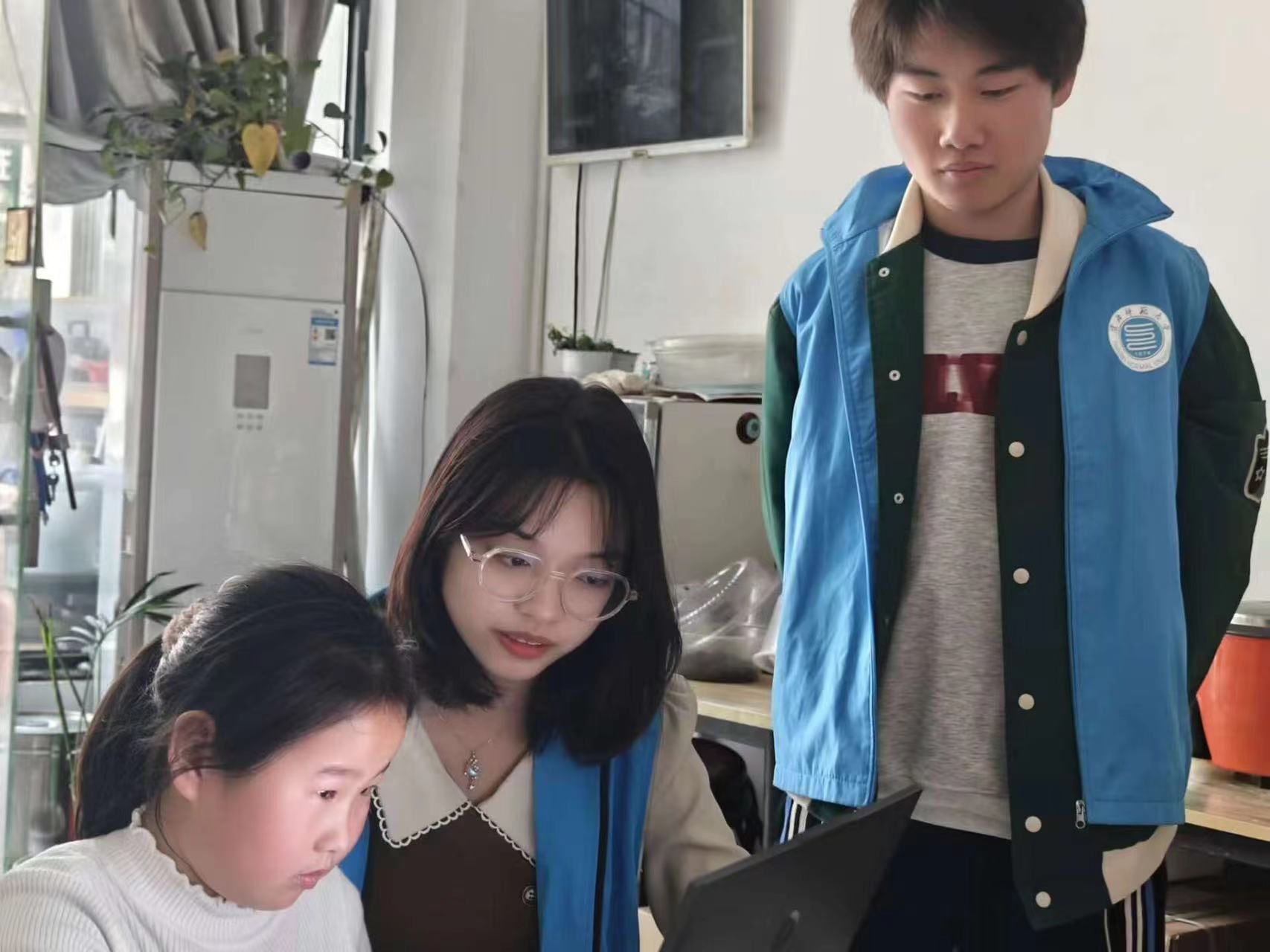 靈芝村青少年積極參與體育鍛煉