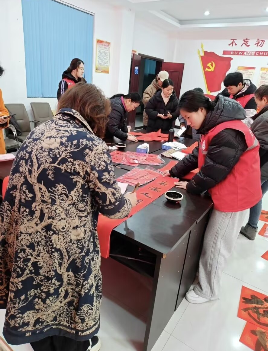 翰林社區(qū)開展“翰墨迎新春，福韻潤翰林”迎新春活動(dòng)