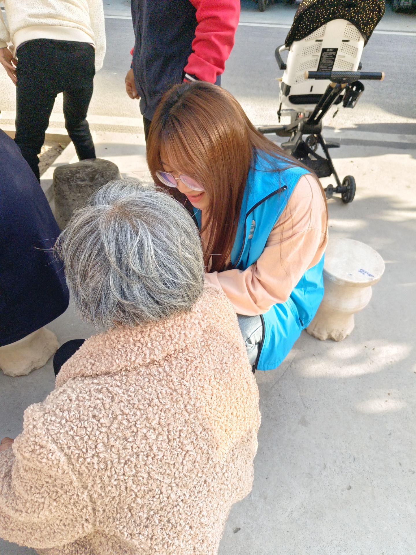 大學生三下鄉(xiāng)：衛(wèi)生服務為鄉(xiāng)村健康續(xù)航