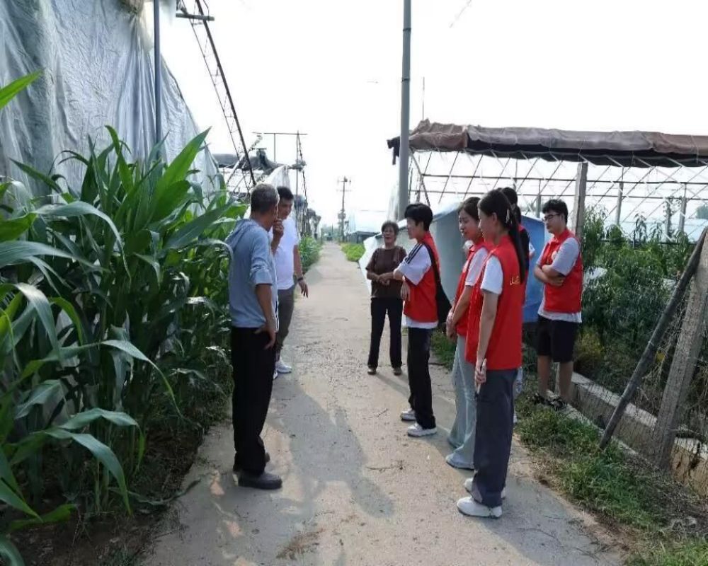 循“蒙”而行實踐團(tuán)調(diào)研采訪農(nóng)戶