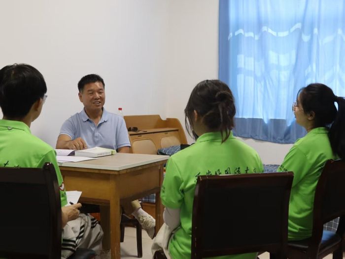 對(duì)話作家路桄暢：在泥土與星河間寫詩，讓鄉(xiāng)土情懷照進(jìn)時(shí)代