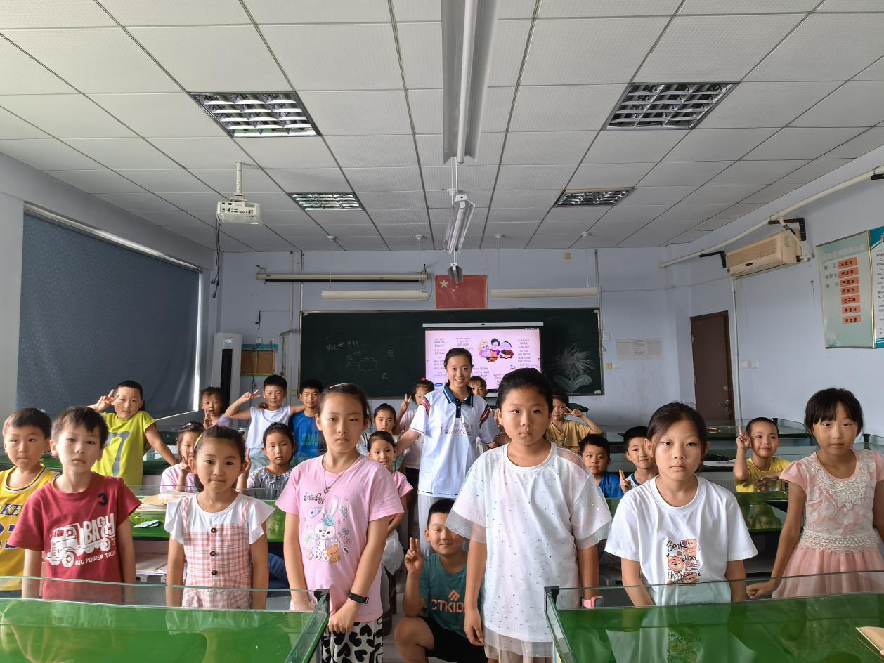 “心苑學(xué)堂”青少年心理關(guān)護(hù)志愿服務(wù)團(tuán)隊開展“七彩假期”志愿服務(wù)活動