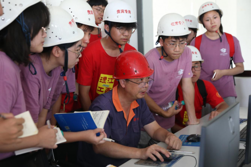 跨越車間與田野：江西理工學(xué)子探索工業(yè)與農(nóng)業(yè)的創(chuàng)新實(shí)踐