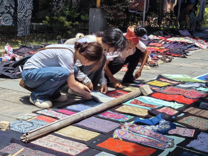 稻香墨彩繪華章 青心白巖展新顏——青心白巖鄉(xiāng)村振興促進團創(chuàng)意賦能篇