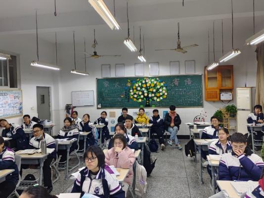 山東大學母?；卦L社會實踐活動——渝魯千里，墨香延續(xù)隊在字水中學開展活動