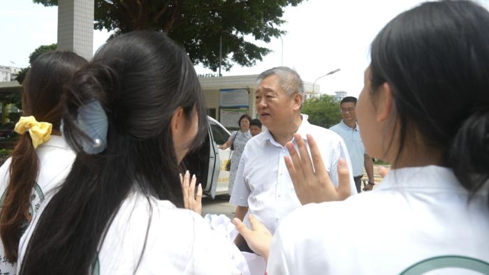 媒體聚焦 校長(zhǎng)關(guān)懷|“藝路向汕”獲采訪(fǎng)與王校親臨指導(dǎo)