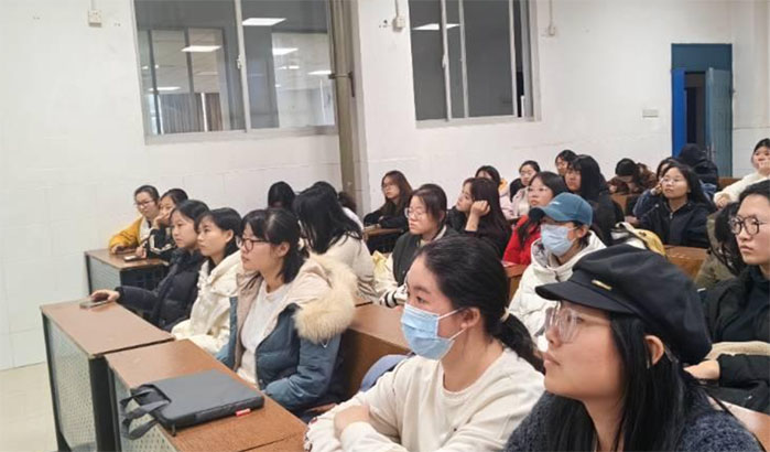 2023級(jí)會(huì)計(jì)一班開(kāi)展“善行皓志，璞愿起航”主題班會(huì)