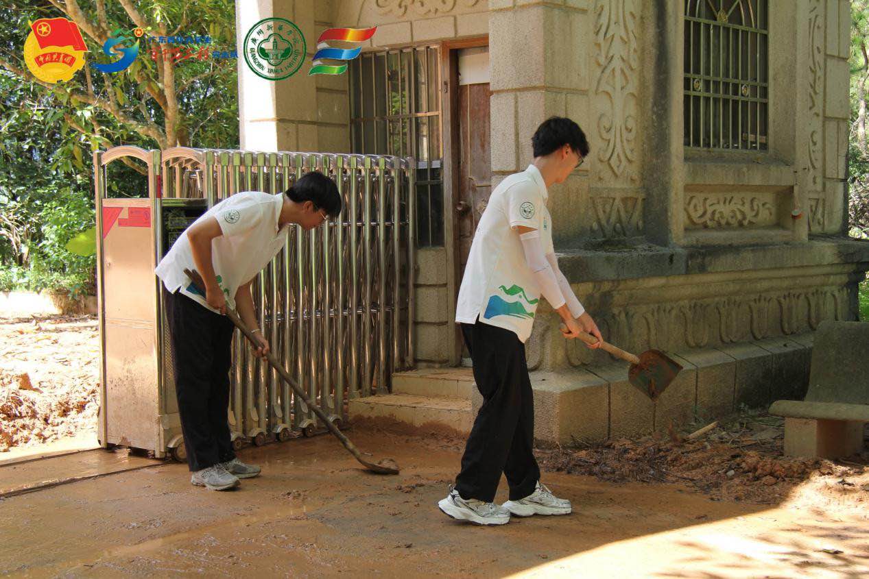 尋峰釀蜜產(chǎn)業(yè)旺，疏淤護(hù)航農(nóng)路興