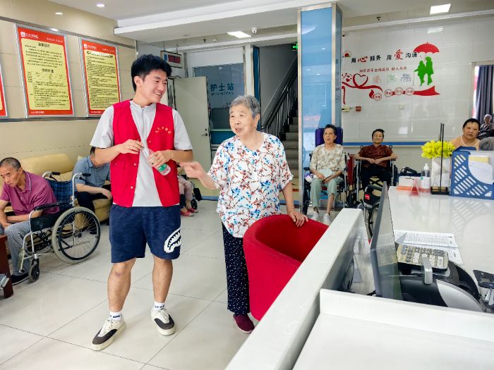 筆墨繪溫情，青春暖夕陽(yáng)——淮北師范大學(xué)“微光暖基層 青春辦實(shí)事”三下鄉(xiāng)社會(huì)實(shí)踐團(tuán)隊(duì)三下鄉(xiāng)活動(dòng)紀(jì)實(shí)