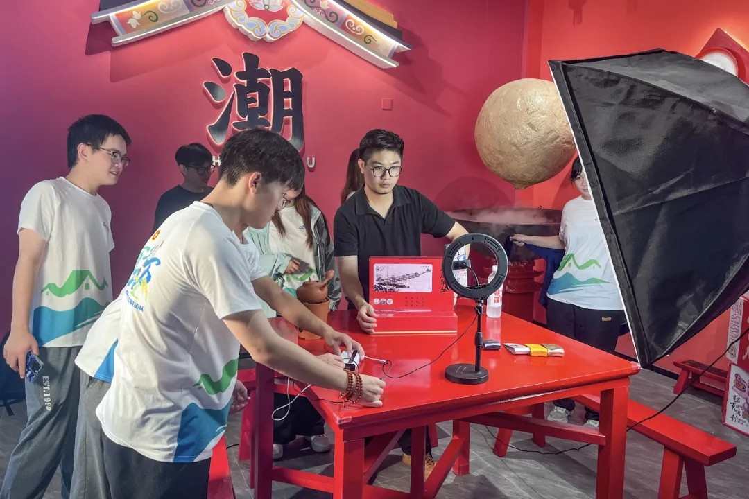 云展潮味匠心，直播煥新非遺