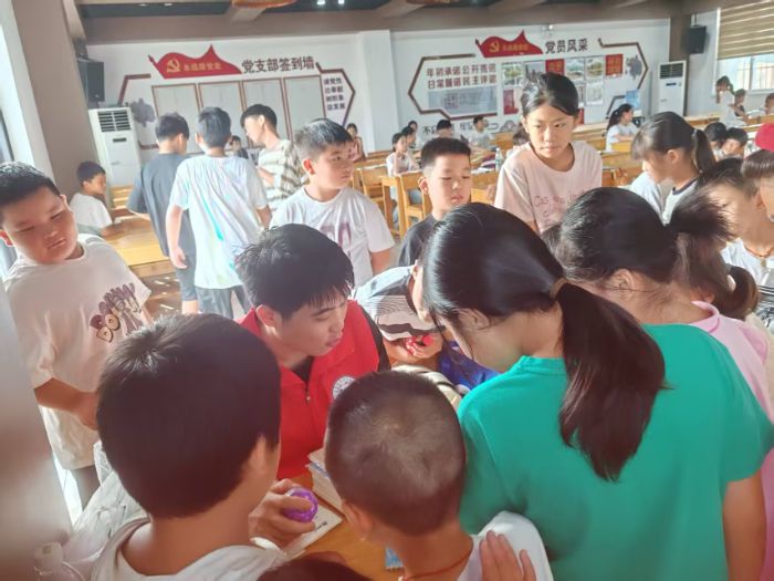 科技助力成長，智慧點亮夢想