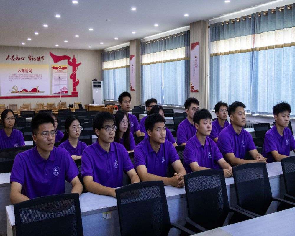 青春挺膺擔(dān)當(dāng) 循夢(mèng)而行暑期實(shí)踐團(tuán)出征儀式圓滿(mǎn)舉行