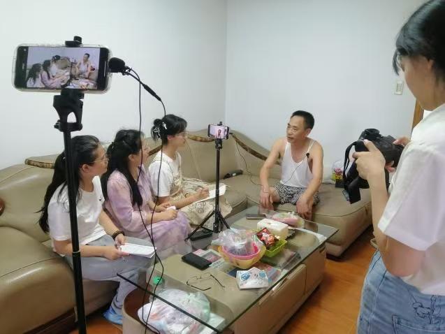 浙江財經(jīng)大學外國語學院赴杭州“述憶家國”實踐服務團：錄“共和國同齡人