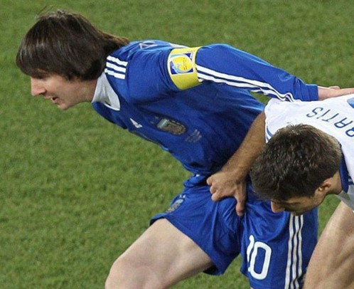 搞笑足球之足球場(chǎng)上竟然還會(huì)出現(xiàn)猥瑣的精彩瞬間