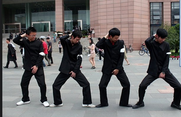 如此搞笑模仿，對(duì)的起邁克杰克遜嗎