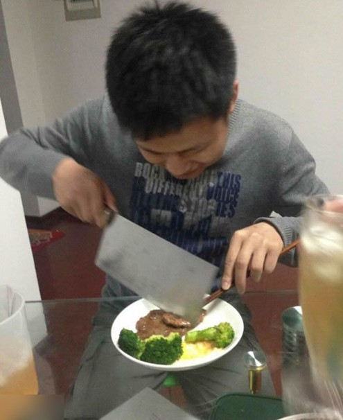 大學(xué)生屌絲吃牛排，就是這么奇葩呀