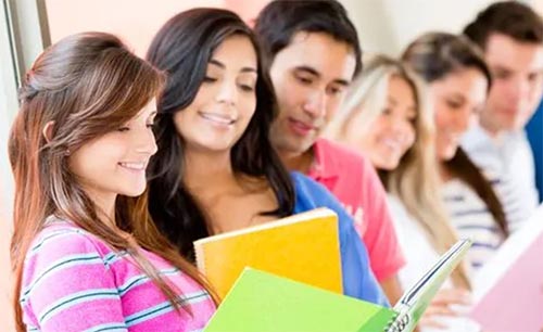 大學(xué)生談戀愛近半因虛空,兩成為滿足生理需要