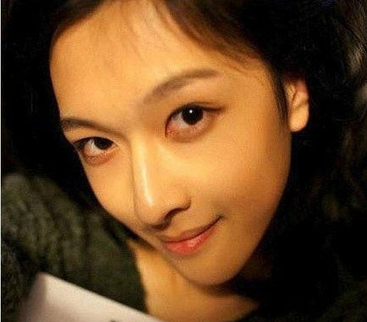 18歲男子憑美貌走紅網(wǎng)絡(luò)，美男子帥照全集